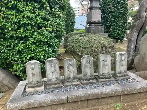 慈眼寺の{uncategorized: "未分類", other: "その他", undefined: "問題あり", building: "その他建物", grave: "お墓", sacred_gate: "鳥居", guardian: "狛犬", statue: "像", buddha: "仏像", history: "歴史", nature: "自然", garden: "庭園", animal: "動物", pagoda: "塔", temizu: "手水舎", mountain_gate: "山門・神門", sanctuary: "本殿・本堂", subordinate: "末社・摂社", art: "芸術", scenery: "景色", jizo: "地蔵", ema: "絵馬", goshuin: "御朱印", omikuji: "おみくじ", items: "授与品その他", amulet: "お守り", goshuincho: "御朱印帳", eats: "食事", festival: "お祭り", votive_dance: "神楽", shichigosan: "七五三参", wedding: "結婚式", experience: "体験その他", initially: "初詣", around: "周辺", anti_infection: "感染症対策"}