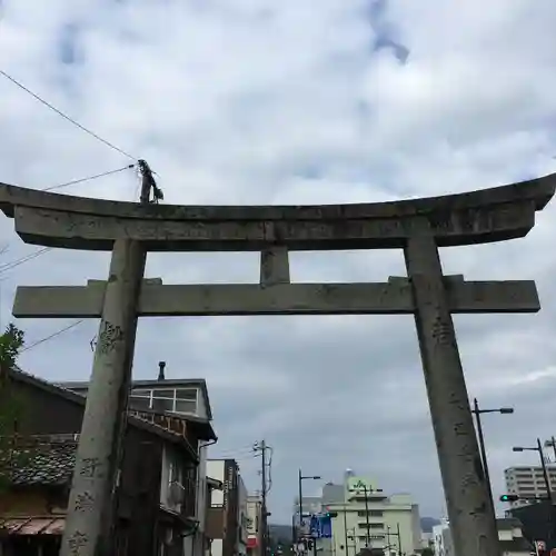 須衛都久神社の鳥居