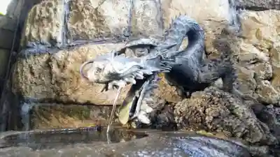 品川神社の手水舎