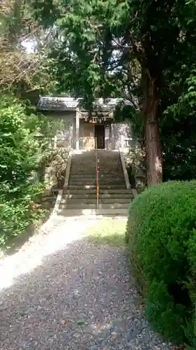 海士潜女神社の建物その他