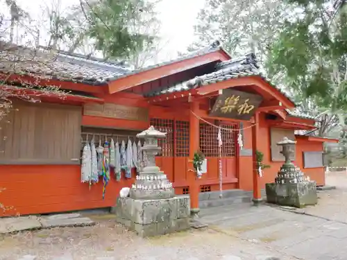 稲荷神社の本殿