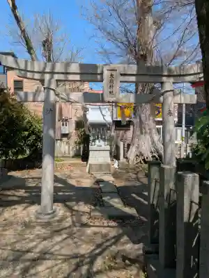 粟津天満神社の{uncategorized: "未分類", other: "その他", undefined: "問題あり", building: "その他建物", grave: "お墓", sacred_gate: "鳥居", guardian: "狛犬", statue: "像", buddha: "仏像", history: "歴史", nature: "自然", garden: "庭園", animal: "動物", pagoda: "塔", temizu: "手水舎", mountain_gate: "山門・神門", sanctuary: "本殿・本堂", subordinate: "末社・摂社", art: "芸術", scenery: "景色", jizo: "地蔵", ema: "絵馬", goshuin: "御朱印", omikuji: "おみくじ", items: "授与品その他", amulet: "お守り", goshuincho: "御朱印帳", eats: "食事", festival: "お祭り", votive_dance: "神楽", shichigosan: "七五三参", wedding: "結婚式", experience: "体験その他", initially: "初詣", around: "周辺", anti_infection: "感染症対策"}