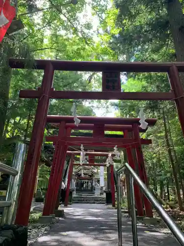 新屋山神社の鳥居