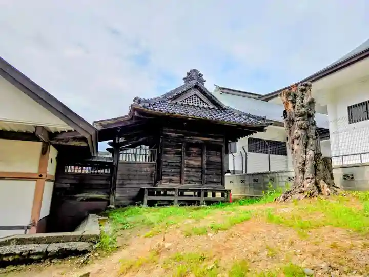 三ツ石神社(岩手県)