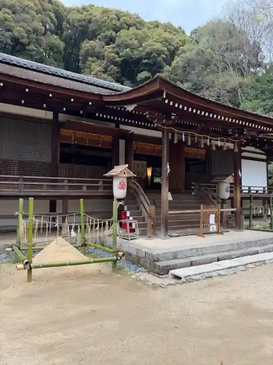 宇治上神社の{uncategorized: "未分類", other: "その他", undefined: "問題あり", building: "その他建物", grave: "お墓", sacred_gate: "鳥居", guardian: "狛犬", statue: "像", buddha: "仏像", history: "歴史", nature: "自然", garden: "庭園", animal: "動物", pagoda: "塔", temizu: "手水舎", mountain_gate: "山門・神門", sanctuary: "本殿・本堂", subordinate: "末社・摂社", art: "芸術", scenery: "景色", jizo: "地蔵", ema: "絵馬", goshuin: "御朱印", omikuji: "おみくじ", items: "授与品その他", amulet: "お守り", goshuincho: "御朱印帳", eats: "食事", festival: "お祭り", votive_dance: "神楽", shichigosan: "七五三参", wedding: "結婚式", experience: "体験その他", initially: "初詣", around: "周辺", anti_infection: "感染症対策"}