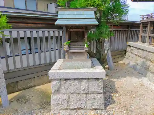 神明社（五軒家）の末社