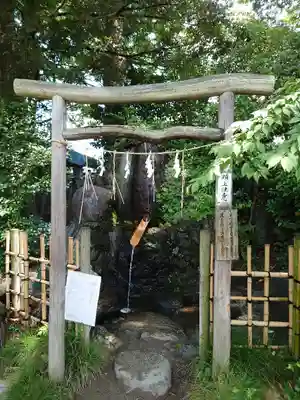 越ヶ谷久伊豆神社の手水舎