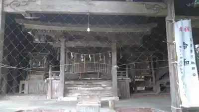 毛蕨神社の本殿・本堂