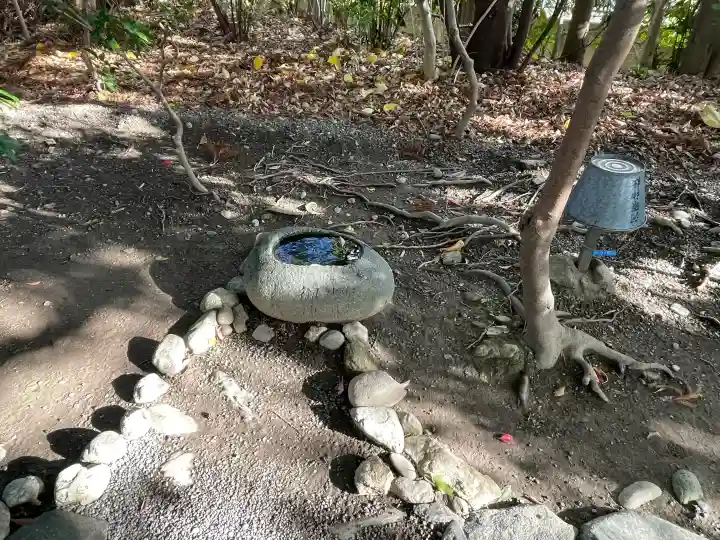 河原神社(豊受大神宮摂社)・毛理神社(豊受大神宮末社)の{uncategorized: "未分類", other: "その他", undefined: "問題あり", building: "その他建物", grave: "お墓", sacred_gate: "鳥居", guardian: "狛犬", statue: "像", buddha: "仏像", history: "歴史", nature: "自然", garden: "庭園", animal: "動物", pagoda: "塔", temizu: "手水舎", mountain_gate: "山門・神門", sanctuary: "本殿・本堂", subordinate: "末社・摂社", art: "芸術", scenery: "景色", jizo: "地蔵", ema: "絵馬", goshuin: "御朱印", omikuji: "おみくじ", items: "授与品その他", amulet: "お守り", goshuincho: "御朱印帳", eats: "食事", festival: "お祭り", votive_dance: "神楽", shichigosan: "七五三参", wedding: "結婚式", experience: "体験その他", initially: "初詣", around: "周辺", anti_infection: "感染症対策"}