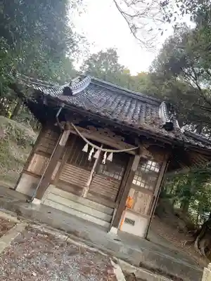 烏帽子岩神社の本殿・本堂