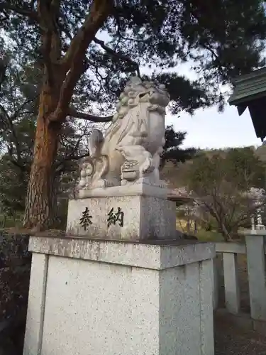 山梨縣護國神社の狛犬