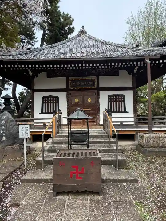 観音寺(世田谷山観音寺)の{uncategorized: "未分類", other: "その他", undefined: "問題あり", building: "その他建物", grave: "お墓", sacred_gate: "鳥居", guardian: "狛犬", statue: "像", buddha: "仏像", history: "歴史", nature: "自然", garden: "庭園", animal: "動物", pagoda: "塔", temizu: "手水舎", mountain_gate: "山門・神門", sanctuary: "本殿・本堂", subordinate: "末社・摂社", art: "芸術", scenery: "景色", jizo: "地蔵", ema: "絵馬", goshuin: "御朱印", omikuji: "おみくじ", items: "授与品その他", amulet: "お守り", goshuincho: "御朱印帳", eats: "食事", festival: "お祭り", votive_dance: "神楽", shichigosan: "七五三参", wedding: "結婚式", experience: "体験その他", initially: "初詣", around: "周辺", anti_infection: "感染症対策"}