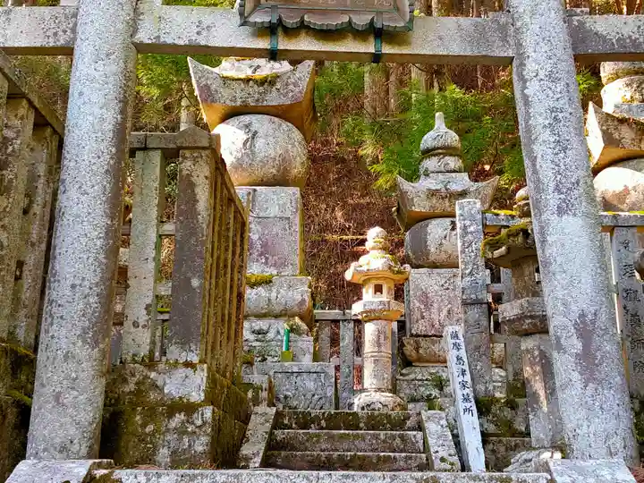 高野山金剛峯寺奥の院(和歌山県)