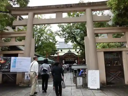 坐摩神社の鳥居