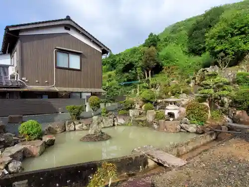 善証寺の庭園