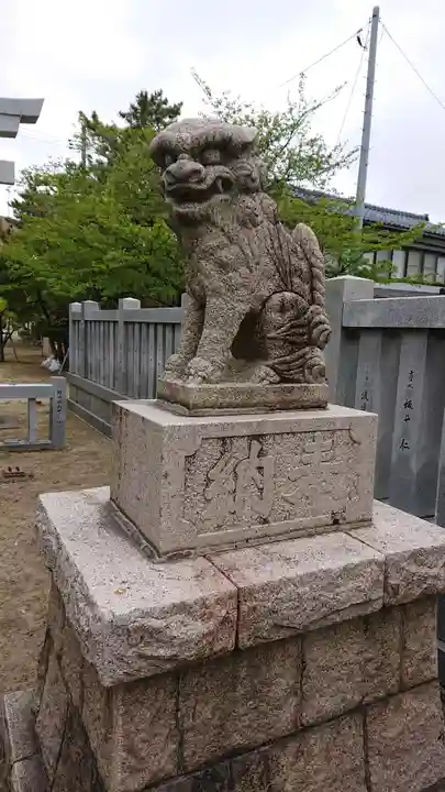 三社神社の狛犬