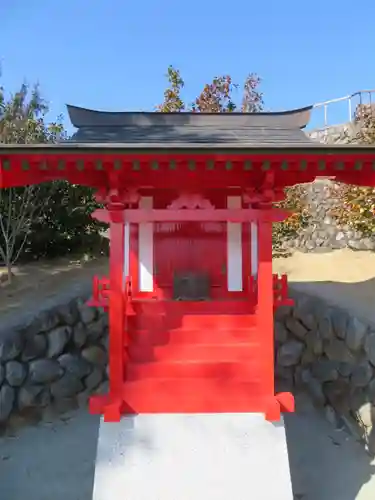 差出磯大嶽山神社 仕事と健康と厄よけの神さまの末社