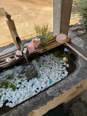 平出雷電神社の手水舎