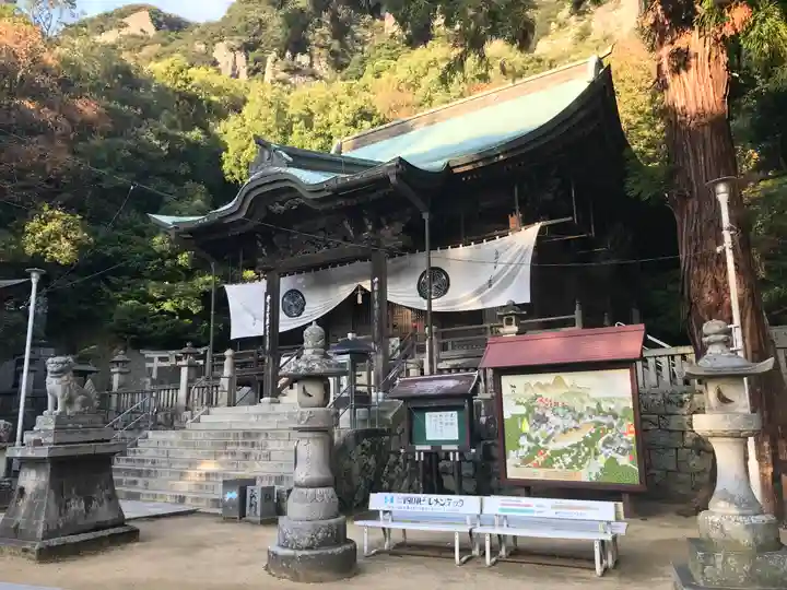 八栗寺の本殿・本堂