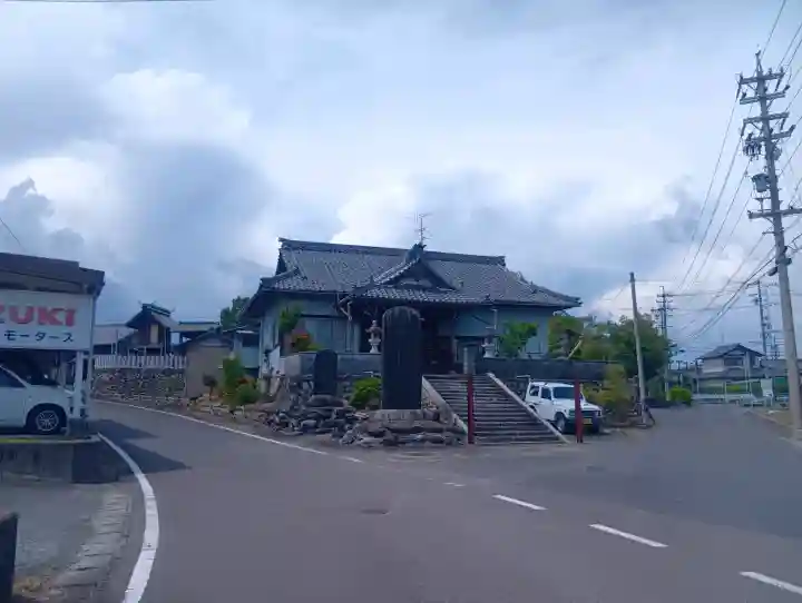 光照寺の{uncategorized: "未分類", other: "その他", undefined: "問題あり", building: "その他建物", grave: "お墓", sacred_gate: "鳥居", guardian: "狛犬", statue: "像", buddha: "仏像", history: "歴史", nature: "自然", garden: "庭園", animal: "動物", pagoda: "塔", temizu: "手水舎", mountain_gate: "山門・神門", sanctuary: "本殿・本堂", subordinate: "末社・摂社", art: "芸術", scenery: "景色", jizo: "地蔵", ema: "絵馬", goshuin: "御朱印", omikuji: "おみくじ", items: "授与品その他", amulet: "お守り", goshuincho: "御朱印帳", eats: "食事", festival: "お祭り", votive_dance: "神楽", shichigosan: "七五三参", wedding: "結婚式", experience: "体験その他", initially: "初詣", around: "周辺", anti_infection: "感染症対策"}