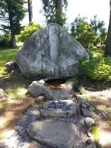 白山神社の{uncategorized: "未分類", other: "その他", undefined: "問題あり", building: "その他建物", grave: "お墓", sacred_gate: "鳥居", guardian: "狛犬", statue: "像", buddha: "仏像", history: "歴史", nature: "自然", garden: "庭園", animal: "動物", pagoda: "塔", temizu: "手水舎", mountain_gate: "山門・神門", sanctuary: "本殿・本堂", subordinate: "末社・摂社", art: "芸術", scenery: "景色", jizo: "地蔵", ema: "絵馬", goshuin: "御朱印", omikuji: "おみくじ", items: "授与品その他", amulet: "お守り", goshuincho: "御朱印帳", eats: "食事", festival: "お祭り", votive_dance: "神楽", shichigosan: "七五三参", wedding: "結婚式", experience: "体験その他", initially: "初詣", around: "周辺", anti_infection: "感染症対策"}