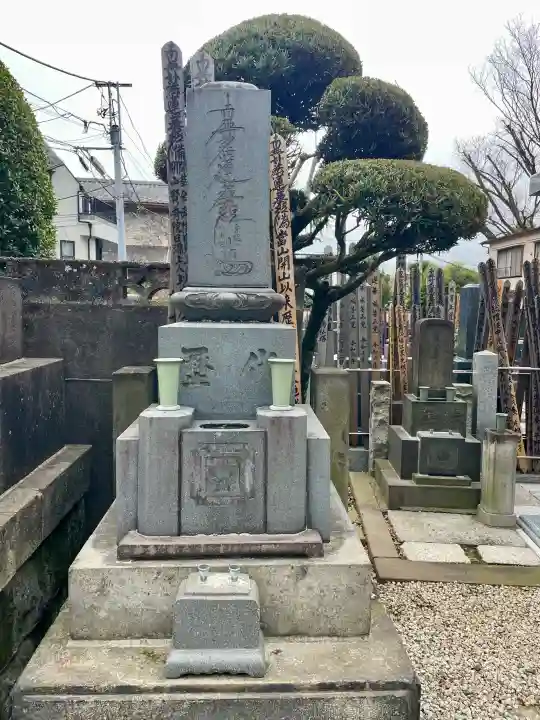長運寺の{uncategorized: "未分類", other: "その他", undefined: "問題あり", building: "その他建物", grave: "お墓", sacred_gate: "鳥居", guardian: "狛犬", statue: "像", buddha: "仏像", history: "歴史", nature: "自然", garden: "庭園", animal: "動物", pagoda: "塔", temizu: "手水舎", mountain_gate: "山門・神門", sanctuary: "本殿・本堂", subordinate: "末社・摂社", art: "芸術", scenery: "景色", jizo: "地蔵", ema: "絵馬", goshuin: "御朱印", omikuji: "おみくじ", items: "授与品その他", amulet: "お守り", goshuincho: "御朱印帳", eats: "食事", festival: "お祭り", votive_dance: "神楽", shichigosan: "七五三参", wedding: "結婚式", experience: "体験その他", initially: "初詣", around: "周辺", anti_infection: "感染症対策"}