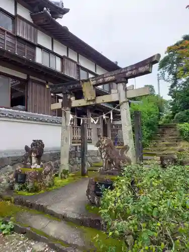 種間寺の鳥居