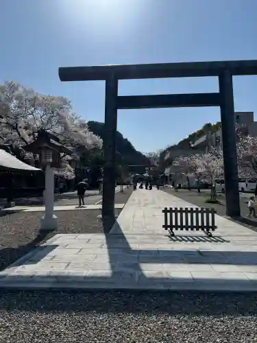 岐阜護國神社の{uncategorized: "未分類", other: "その他", undefined: "問題あり", building: "その他建物", grave: "お墓", sacred_gate: "鳥居", guardian: "狛犬", statue: "像", buddha: "仏像", history: "歴史", nature: "自然", garden: "庭園", animal: "動物", pagoda: "塔", temizu: "手水舎", mountain_gate: "山門・神門", sanctuary: "本殿・本堂", subordinate: "末社・摂社", art: "芸術", scenery: "景色", jizo: "地蔵", ema: "絵馬", goshuin: "御朱印", omikuji: "おみくじ", items: "授与品その他", amulet: "お守り", goshuincho: "御朱印帳", eats: "食事", festival: "お祭り", votive_dance: "神楽", shichigosan: "七五三参", wedding: "結婚式", experience: "体験その他", initially: "初詣", around: "周辺", anti_infection: "感染症対策"}