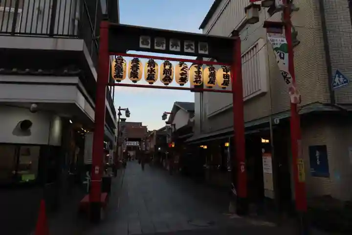 西新井大師総持寺の山門・神門