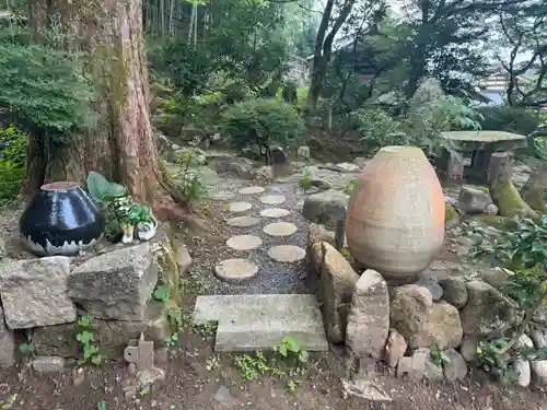 須賀神社の庭園