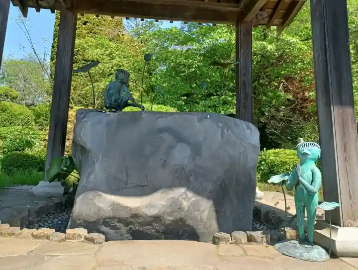廣渡寺の{uncategorized: "未分類", other: "その他", undefined: "問題あり", building: "その他建物", grave: "お墓", sacred_gate: "鳥居", guardian: "狛犬", statue: "像", buddha: "仏像", history: "歴史", nature: "自然", garden: "庭園", animal: "動物", pagoda: "塔", temizu: "手水舎", mountain_gate: "山門・神門", sanctuary: "本殿・本堂", subordinate: "末社・摂社", art: "芸術", scenery: "景色", jizo: "地蔵", ema: "絵馬", goshuin: "御朱印", omikuji: "おみくじ", items: "授与品その他", amulet: "お守り", goshuincho: "御朱印帳", eats: "食事", festival: "お祭り", votive_dance: "神楽", shichigosan: "七五三参", wedding: "結婚式", experience: "体験その他", initially: "初詣", around: "周辺", anti_infection: "感染症対策"}