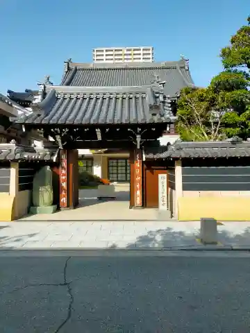 全昌寺の{uncategorized: "未分類", other: "その他", undefined: "問題あり", building: "その他建物", grave: "お墓", sacred_gate: "鳥居", guardian: "狛犬", statue: "像", buddha: "仏像", history: "歴史", nature: "自然", garden: "庭園", animal: "動物", pagoda: "塔", temizu: "手水舎", mountain_gate: "山門・神門", sanctuary: "本殿・本堂", subordinate: "末社・摂社", art: "芸術", scenery: "景色", jizo: "地蔵", ema: "絵馬", goshuin: "御朱印", omikuji: "おみくじ", items: "授与品その他", amulet: "お守り", goshuincho: "御朱印帳", eats: "食事", festival: "お祭り", votive_dance: "神楽", shichigosan: "七五三参", wedding: "結婚式", experience: "体験その他", initially: "初詣", around: "周辺", anti_infection: "感染症対策"}