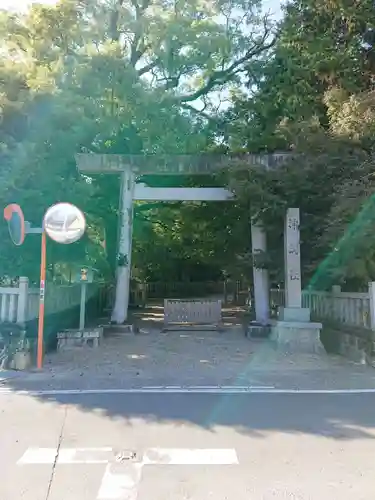 神明社の鳥居