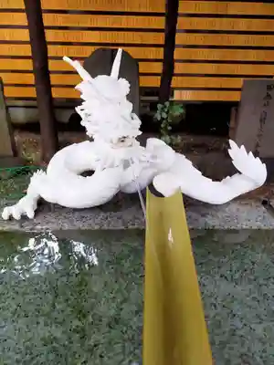 田無神社の手水舎