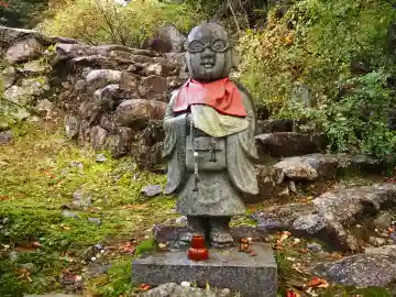 永源寺の{uncategorized: "未分類", other: "その他", undefined: "問題あり", building: "その他建物", grave: "お墓", sacred_gate: "鳥居", guardian: "狛犬", statue: "像", buddha: "仏像", history: "歴史", nature: "自然", garden: "庭園", animal: "動物", pagoda: "塔", temizu: "手水舎", mountain_gate: "山門・神門", sanctuary: "本殿・本堂", subordinate: "末社・摂社", art: "芸術", scenery: "景色", jizo: "地蔵", ema: "絵馬", goshuin: "御朱印", omikuji: "おみくじ", items: "授与品その他", amulet: "お守り", goshuincho: "御朱印帳", eats: "食事", festival: "お祭り", votive_dance: "神楽", shichigosan: "七五三参", wedding: "結婚式", experience: "体験その他", initially: "初詣", around: "周辺", anti_infection: "感染症対策"}