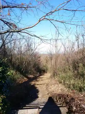 伊古乃速御玉比売神社奥宮の{uncategorized: "未分類", other: "その他", undefined: "問題あり", building: "その他建物", grave: "お墓", sacred_gate: "鳥居", guardian: "狛犬", statue: "像", buddha: "仏像", history: "歴史", nature: "自然", garden: "庭園", animal: "動物", pagoda: "塔", temizu: "手水舎", mountain_gate: "山門・神門", sanctuary: "本殿・本堂", subordinate: "末社・摂社", art: "芸術", scenery: "景色", jizo: "地蔵", ema: "絵馬", goshuin: "御朱印", omikuji: "おみくじ", items: "授与品その他", amulet: "お守り", goshuincho: "御朱印帳", eats: "食事", festival: "お祭り", votive_dance: "神楽", shichigosan: "七五三参", wedding: "結婚式", experience: "体験その他", initially: "初詣", around: "周辺", anti_infection: "感染症対策"}