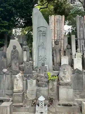 與楽寺の{uncategorized: "未分類", other: "その他", undefined: "問題あり", building: "その他建物", grave: "お墓", sacred_gate: "鳥居", guardian: "狛犬", statue: "像", buddha: "仏像", history: "歴史", nature: "自然", garden: "庭園", animal: "動物", pagoda: "塔", temizu: "手水舎", mountain_gate: "山門・神門", sanctuary: "本殿・本堂", subordinate: "末社・摂社", art: "芸術", scenery: "景色", jizo: "地蔵", ema: "絵馬", goshuin: "御朱印", omikuji: "おみくじ", items: "授与品その他", amulet: "お守り", goshuincho: "御朱印帳", eats: "食事", festival: "お祭り", votive_dance: "神楽", shichigosan: "七五三参", wedding: "結婚式", experience: "体験その他", initially: "初詣", around: "周辺", anti_infection: "感染症対策"}