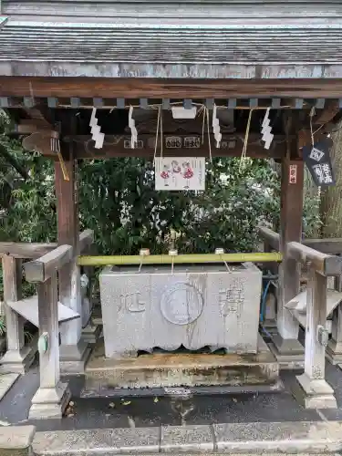 池袋御嶽神社の{uncategorized: "未分類", other: "その他", undefined: "問題あり", building: "その他建物", grave: "お墓", sacred_gate: "鳥居", guardian: "狛犬", statue: "像", buddha: "仏像", history: "歴史", nature: "自然", garden: "庭園", animal: "動物", pagoda: "塔", temizu: "手水舎", mountain_gate: "山門・神門", sanctuary: "本殿・本堂", subordinate: "末社・摂社", art: "芸術", scenery: "景色", jizo: "地蔵", ema: "絵馬", goshuin: "御朱印", omikuji: "おみくじ", items: "授与品その他", amulet: "お守り", goshuincho: "御朱印帳", eats: "食事", festival: "お祭り", votive_dance: "神楽", shichigosan: "七五三参", wedding: "結婚式", experience: "体験その他", initially: "初詣", around: "周辺", anti_infection: "感染症対策"}
