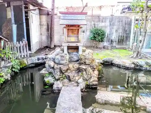 若宮八幡社の末社・摂社