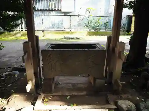 前方八幡神社の手水舎