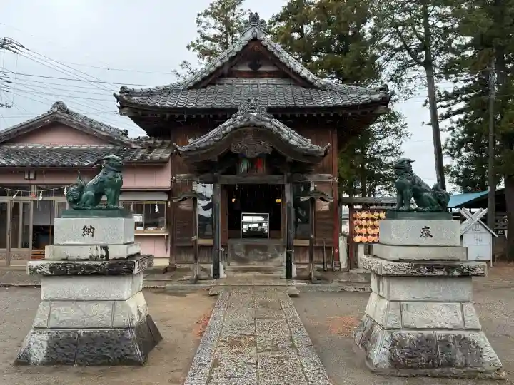 鬼鎮神社の{uncategorized: "未分類", other: "その他", undefined: "問題あり", building: "その他建物", grave: "お墓", sacred_gate: "鳥居", guardian: "狛犬", statue: "像", buddha: "仏像", history: "歴史", nature: "自然", garden: "庭園", animal: "動物", pagoda: "塔", temizu: "手水舎", mountain_gate: "山門・神門", sanctuary: "本殿・本堂", subordinate: "末社・摂社", art: "芸術", scenery: "景色", jizo: "地蔵", ema: "絵馬", goshuin: "御朱印", omikuji: "おみくじ", items: "授与品その他", amulet: "お守り", goshuincho: "御朱印帳", eats: "食事", festival: "お祭り", votive_dance: "神楽", shichigosan: "七五三参", wedding: "結婚式", experience: "体験その他", initially: "初詣", around: "周辺", anti_infection: "感染症対策"}