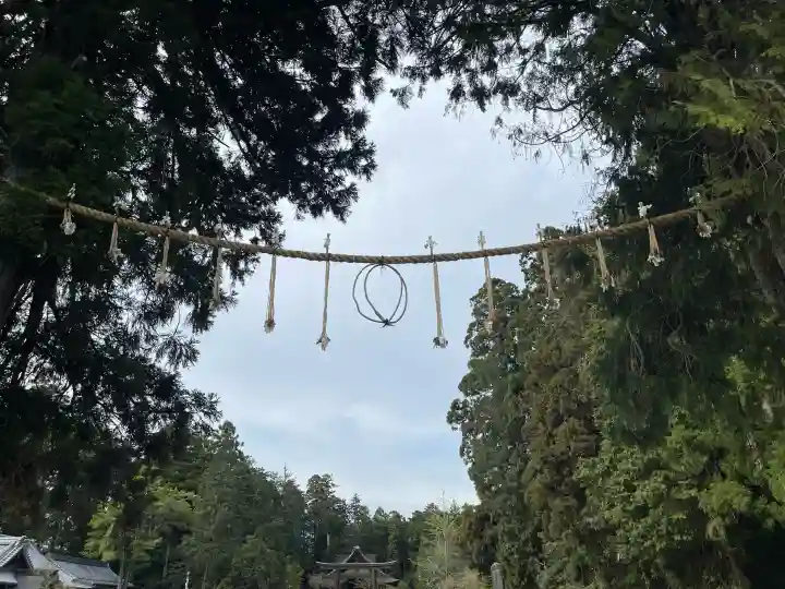 馬見岡綿向神社の{uncategorized: "未分類", other: "その他", undefined: "問題あり", building: "その他建物", grave: "お墓", sacred_gate: "鳥居", guardian: "狛犬", statue: "像", buddha: "仏像", history: "歴史", nature: "自然", garden: "庭園", animal: "動物", pagoda: "塔", temizu: "手水舎", mountain_gate: "山門・神門", sanctuary: "本殿・本堂", subordinate: "末社・摂社", art: "芸術", scenery: "景色", jizo: "地蔵", ema: "絵馬", goshuin: "御朱印", omikuji: "おみくじ", items: "授与品その他", amulet: "お守り", goshuincho: "御朱印帳", eats: "食事", festival: "お祭り", votive_dance: "神楽", shichigosan: "七五三参", wedding: "結婚式", experience: "体験その他", initially: "初詣", around: "周辺", anti_infection: "感染症対策"}