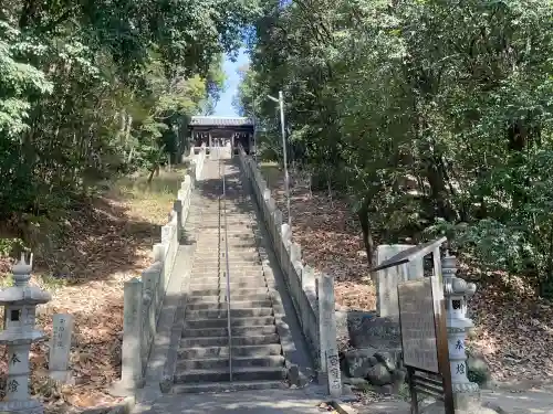 引野天神社の{uncategorized: "未分類", other: "その他", undefined: "問題あり", building: "その他建物", grave: "お墓", sacred_gate: "鳥居", guardian: "狛犬", statue: "像", buddha: "仏像", history: "歴史", nature: "自然", garden: "庭園", animal: "動物", pagoda: "塔", temizu: "手水舎", mountain_gate: "山門・神門", sanctuary: "本殿・本堂", subordinate: "末社・摂社", art: "芸術", scenery: "景色", jizo: "地蔵", ema: "絵馬", goshuin: "御朱印", omikuji: "おみくじ", items: "授与品その他", amulet: "お守り", goshuincho: "御朱印帳", eats: "食事", festival: "お祭り", votive_dance: "神楽", shichigosan: "七五三参", wedding: "結婚式", experience: "体験その他", initially: "初詣", around: "周辺", anti_infection: "感染症対策"}