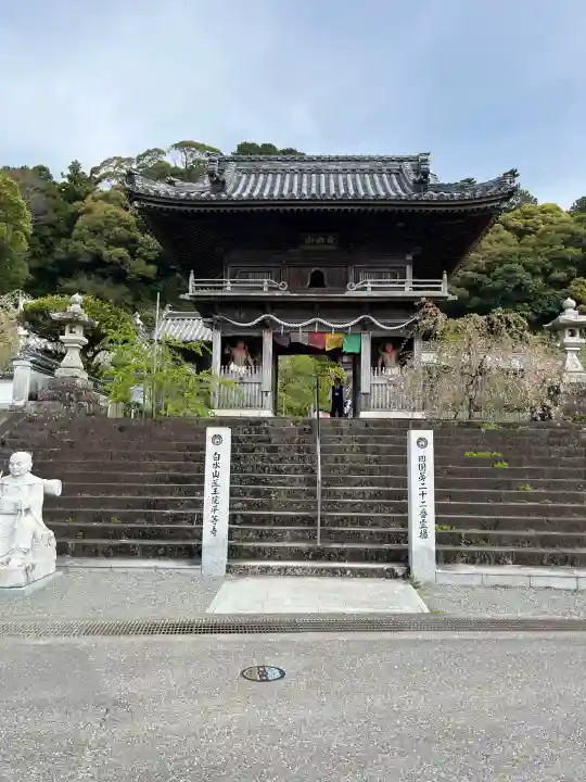 平等寺の{uncategorized: "未分類", other: "その他", undefined: "問題あり", building: "その他建物", grave: "お墓", sacred_gate: "鳥居", guardian: "狛犬", statue: "像", buddha: "仏像", history: "歴史", nature: "自然", garden: "庭園", animal: "動物", pagoda: "塔", temizu: "手水舎", mountain_gate: "山門・神門", sanctuary: "本殿・本堂", subordinate: "末社・摂社", art: "芸術", scenery: "景色", jizo: "地蔵", ema: "絵馬", goshuin: "御朱印", omikuji: "おみくじ", items: "授与品その他", amulet: "お守り", goshuincho: "御朱印帳", eats: "食事", festival: "お祭り", votive_dance: "神楽", shichigosan: "七五三参", wedding: "結婚式", experience: "体験その他", initially: "初詣", around: "周辺", anti_infection: "感染症対策"}