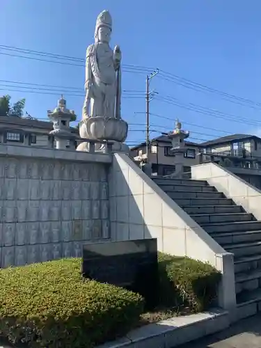 長福寺の像