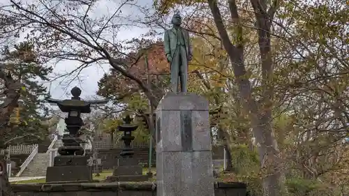 室蘭八幡宮の像