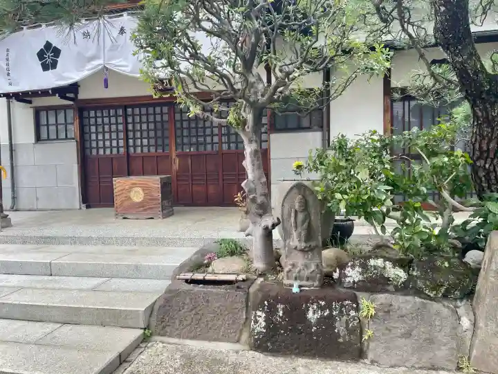 龍泉院の{uncategorized: "未分類", other: "その他", undefined: "問題あり", building: "その他建物", grave: "お墓", sacred_gate: "鳥居", guardian: "狛犬", statue: "像", buddha: "仏像", history: "歴史", nature: "自然", garden: "庭園", animal: "動物", pagoda: "塔", temizu: "手水舎", mountain_gate: "山門・神門", sanctuary: "本殿・本堂", subordinate: "末社・摂社", art: "芸術", scenery: "景色", jizo: "地蔵", ema: "絵馬", goshuin: "御朱印", omikuji: "おみくじ", items: "授与品その他", amulet: "お守り", goshuincho: "御朱印帳", eats: "食事", festival: "お祭り", votive_dance: "神楽", shichigosan: "七五三参", wedding: "結婚式", experience: "体験その他", initially: "初詣", around: "周辺", anti_infection: "感染症対策"}
