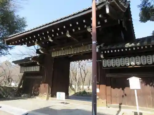 平野神社の山門