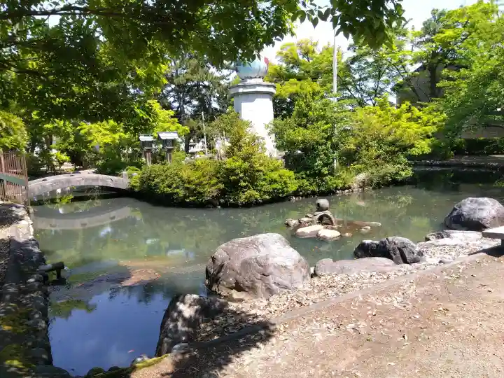 櫟原神社の{uncategorized: "未分類", other: "その他", undefined: "問題あり", building: "その他建物", grave: "お墓", sacred_gate: "鳥居", guardian: "狛犬", statue: "像", buddha: "仏像", history: "歴史", nature: "自然", garden: "庭園", animal: "動物", pagoda: "塔", temizu: "手水舎", mountain_gate: "山門・神門", sanctuary: "本殿・本堂", subordinate: "末社・摂社", art: "芸術", scenery: "景色", jizo: "地蔵", ema: "絵馬", goshuin: "御朱印", omikuji: "おみくじ", items: "授与品その他", amulet: "お守り", goshuincho: "御朱印帳", eats: "食事", festival: "お祭り", votive_dance: "神楽", shichigosan: "七五三参", wedding: "結婚式", experience: "体験その他", initially: "初詣", around: "周辺", anti_infection: "感染症対策"}