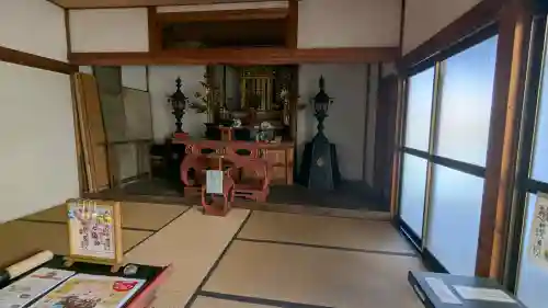 大覚寺の{uncategorized: "未分類", other: "その他", undefined: "問題あり", building: "その他建物", grave: "お墓", sacred_gate: "鳥居", guardian: "狛犬", statue: "像", buddha: "仏像", history: "歴史", nature: "自然", garden: "庭園", animal: "動物", pagoda: "塔", temizu: "手水舎", mountain_gate: "山門・神門", sanctuary: "本殿・本堂", subordinate: "末社・摂社", art: "芸術", scenery: "景色", jizo: "地蔵", ema: "絵馬", goshuin: "御朱印", omikuji: "おみくじ", items: "授与品その他", amulet: "お守り", goshuincho: "御朱印帳", eats: "食事", festival: "お祭り", votive_dance: "神楽", shichigosan: "七五三参", wedding: "結婚式", experience: "体験その他", initially: "初詣", around: "周辺", anti_infection: "感染症対策"}